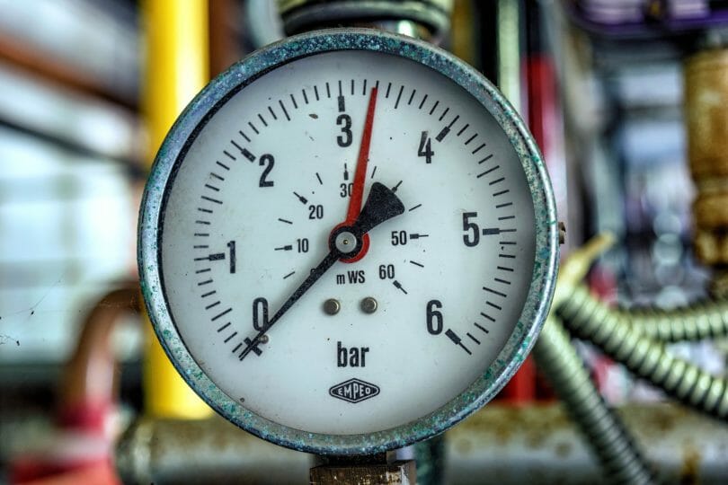 Manometer zur Rohrleitungsprüfung an einer Flüssiggasanlage